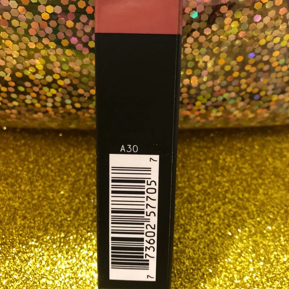 BNIB! MAC Frost Lipstick 💄 in ANGEL 302